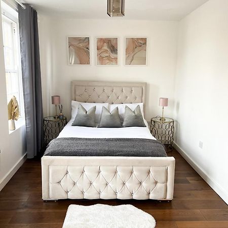 London Stylish 1 Bedroom Apartment ภายนอก รูปภาพ