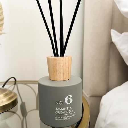 London Stylish 1 Bedroom Apartment ภายนอก รูปภาพ